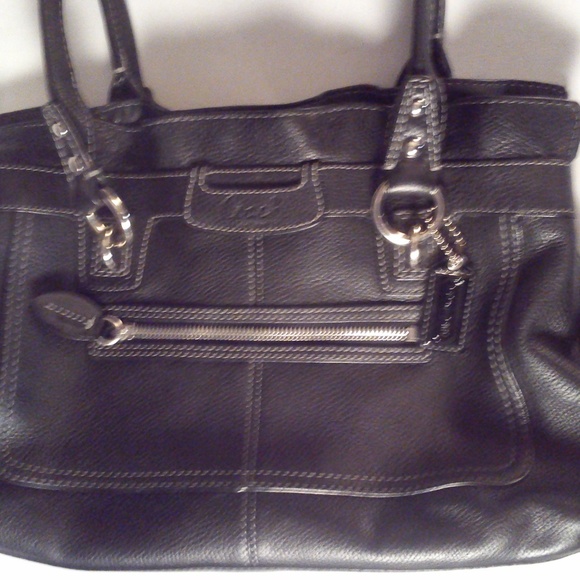 Coach Black Ladies Handbag **MAKE AN OFFER** - Picture 1 of 6
